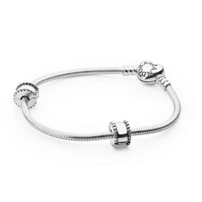 Picture of Pandora Iconic Heart Clasp Bracelet Giftset - Sterling Silver